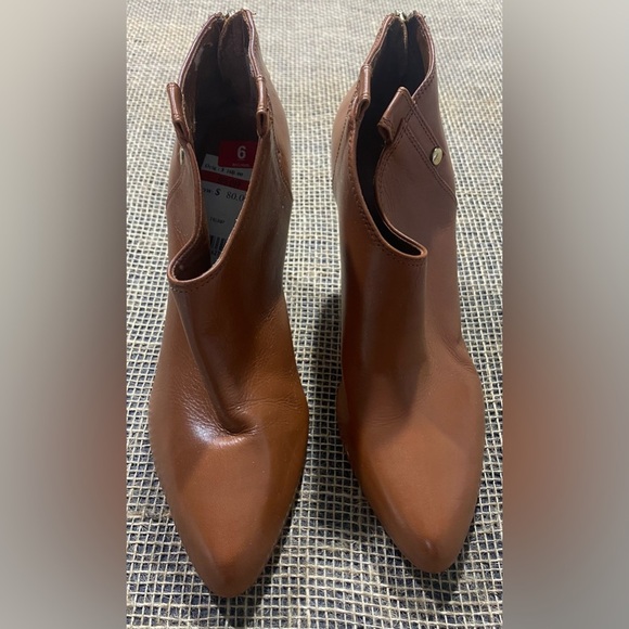 Ivanka Trump Juno Mid Heel Brown Ankle Booties, Size 6, Leather, 2.25” Heel - Picture 1 of 12